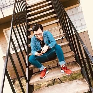 Meet your Posher, Johnny